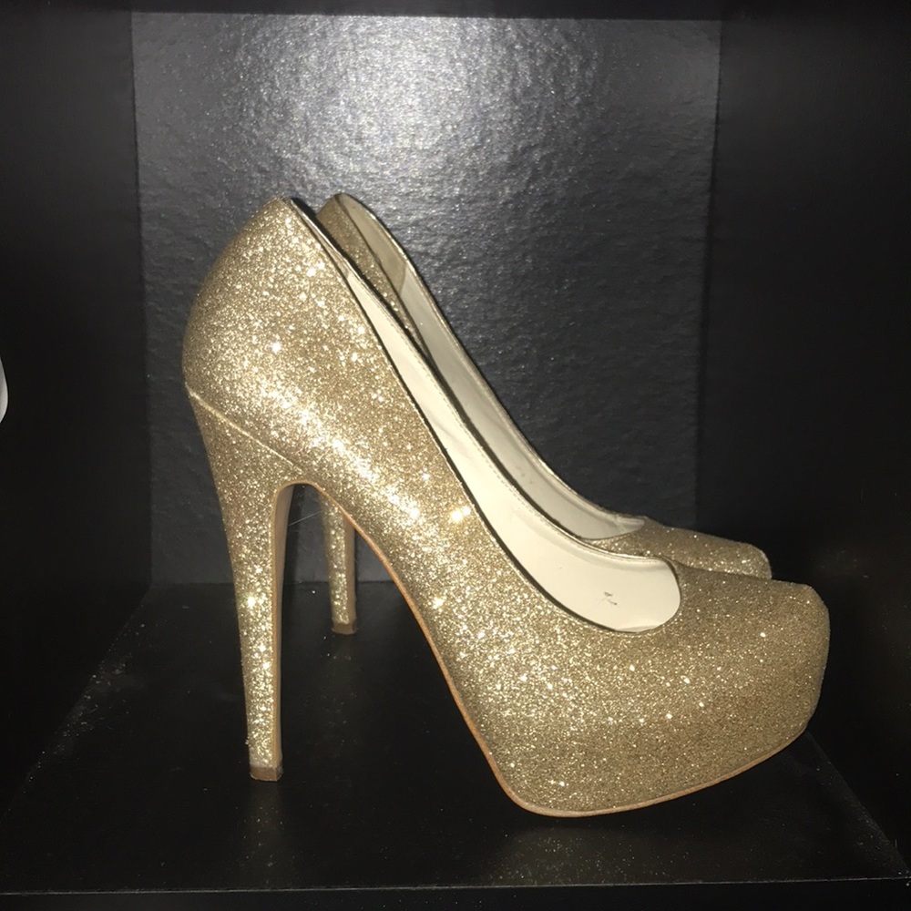 🦕 Gold Aldo platform stilettos